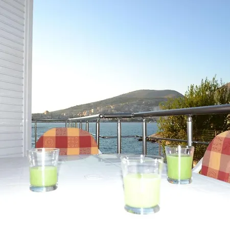 Azzura Apartment
