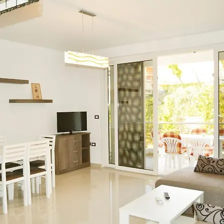 Apartment Azzura Apartment *